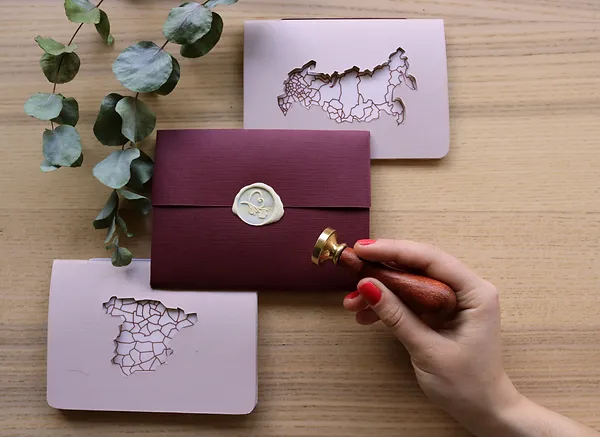 INVITACIÓN DE BODA TROQUELADA - DISEÑADOR GRÁFICO FREELANCE MADRID ALRUBI